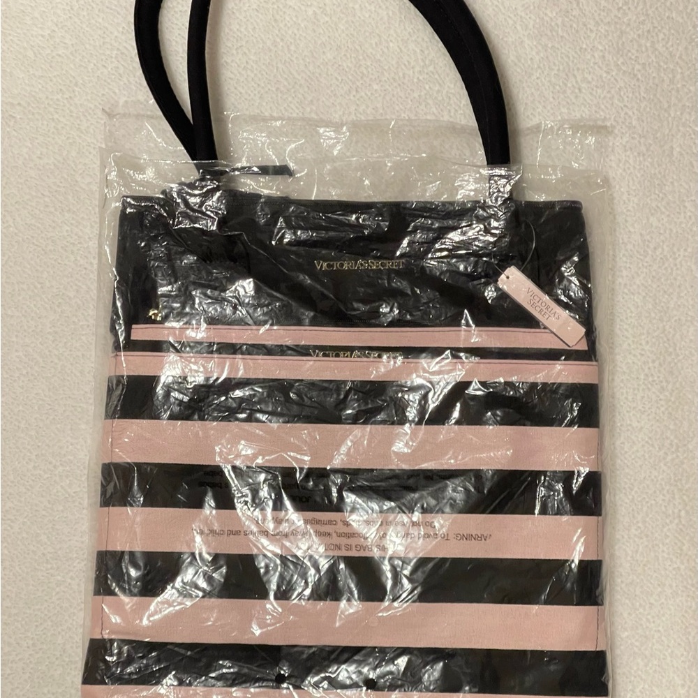 Victoria’s Secret large weekend bag. Color-Pink/Black. Brand New. - Picture 9 of 10